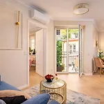 Διαμέρισμα 6 Toghether In One Offer Groups Families Parking Ac Wifi Jacuzzi *
