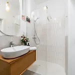 Διαμέρισμα 6 Toghether In One Offer Groups Families Parking Ac Wifi Jacuzzi *