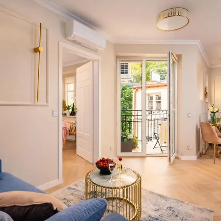 Lägenhet Lovely Toghether In One Offer Groups Families Parking Ac Wifi Jacuzzi *