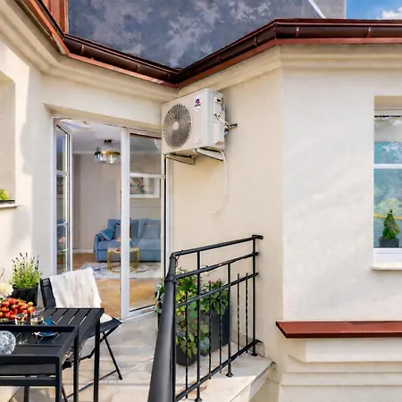 Lovely Toghether In One Offer Groups Families Parking Ac Wifi Jacuzzi *