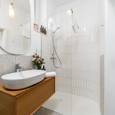 Lejlighed Lovely Toghether In One Offer Groups Families Parking Ac Wifi Jacuzzi *