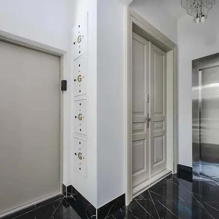 Lovely Toghether In One Offer Groups Families Parking Ac Wifi Jacuzzi Lejlighed