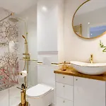 Apartment 6 Toghether In One Offer Groups Families Parking Ac Wifi Jacuzzi *